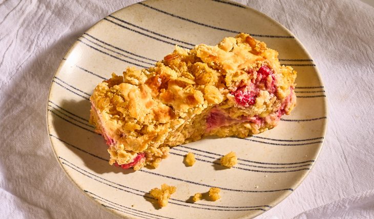 Strawberry Cheesecake Baked Oats